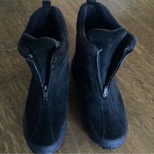 L.L. Bean Women’s  Black Suede Zip front Boots